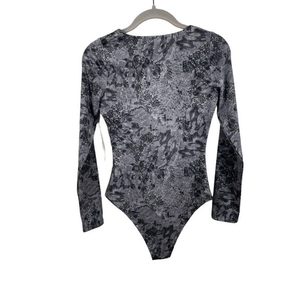 Aqua Bloomingdales Bodysuit Gray XS Polyester Blend Snake Print Sweetheart Neck - Picture 2 of 11